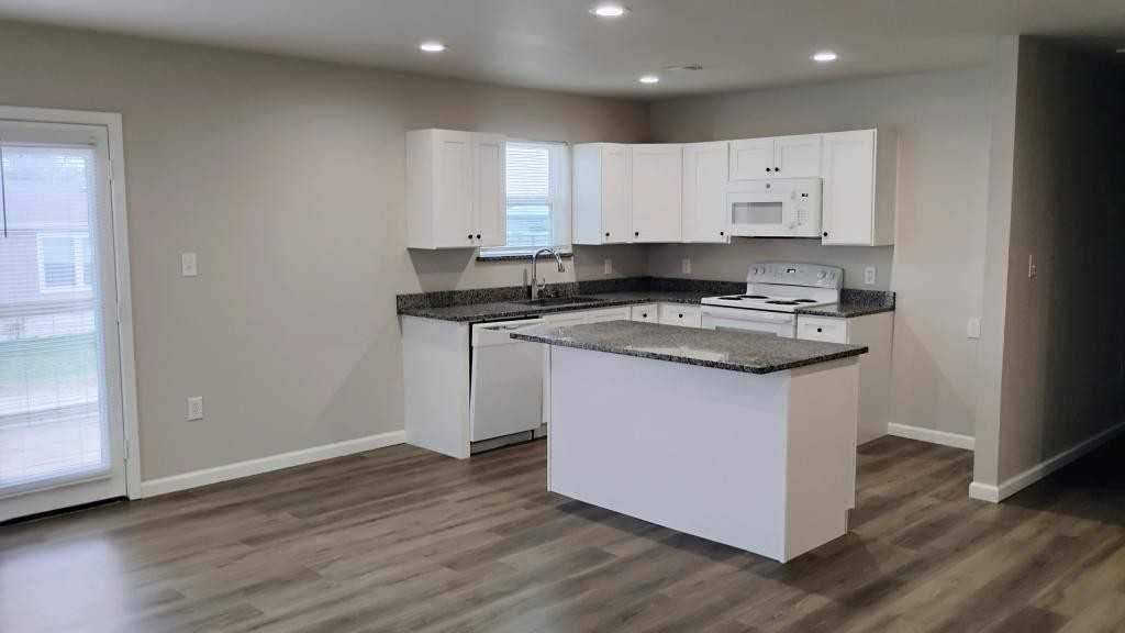 210 Hoover Ln - Photo 3 of 12