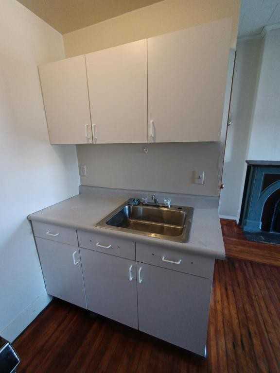 124 Division St - Photo 4 of 7