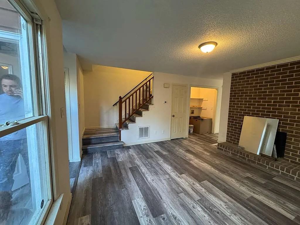 4423 American Dr #B - Photo 5 of 15