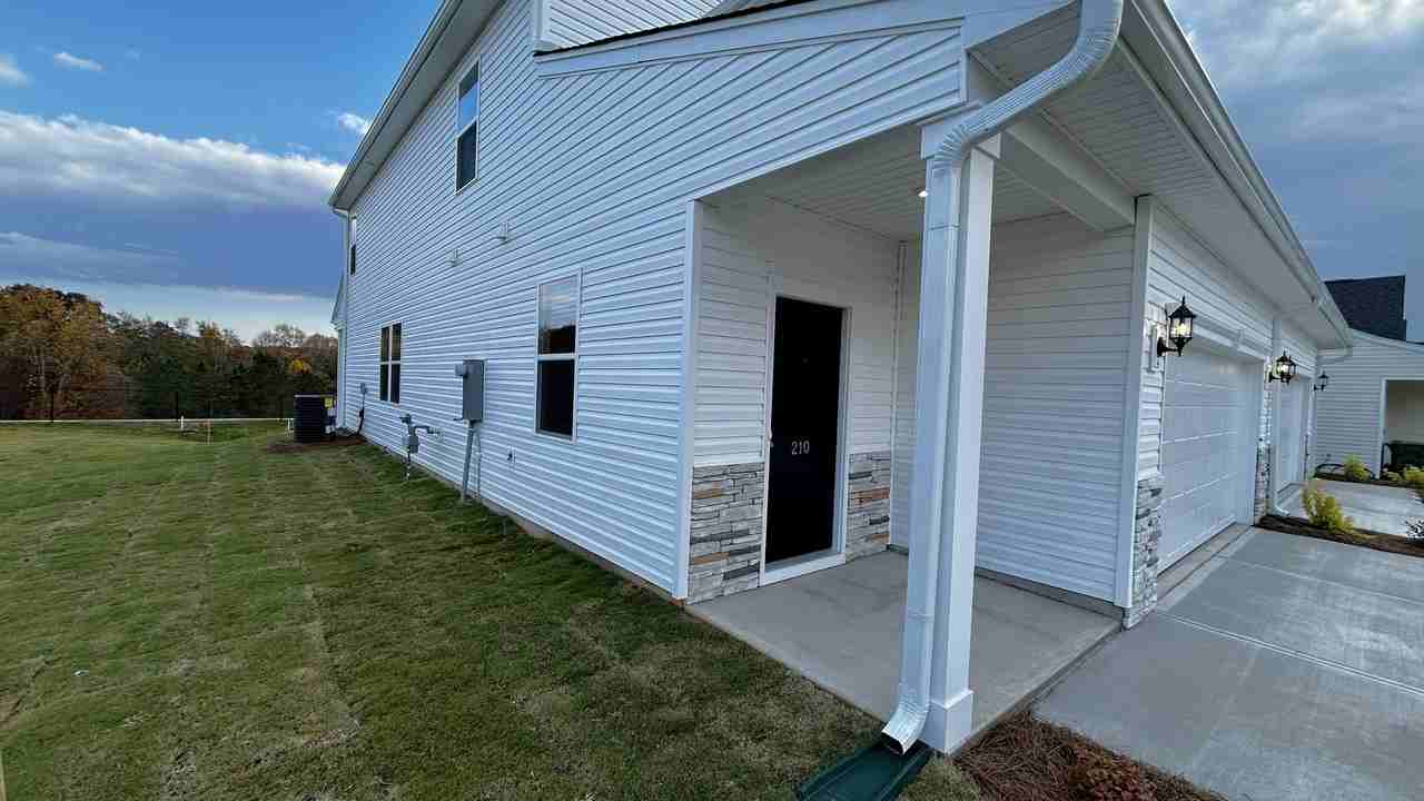 403 Mariene Dr #1 - Photo 2 of 40