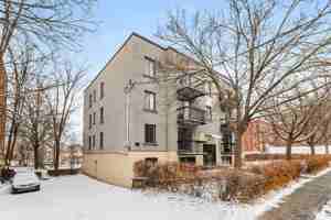 featured image of 4861 Avenue Barclay