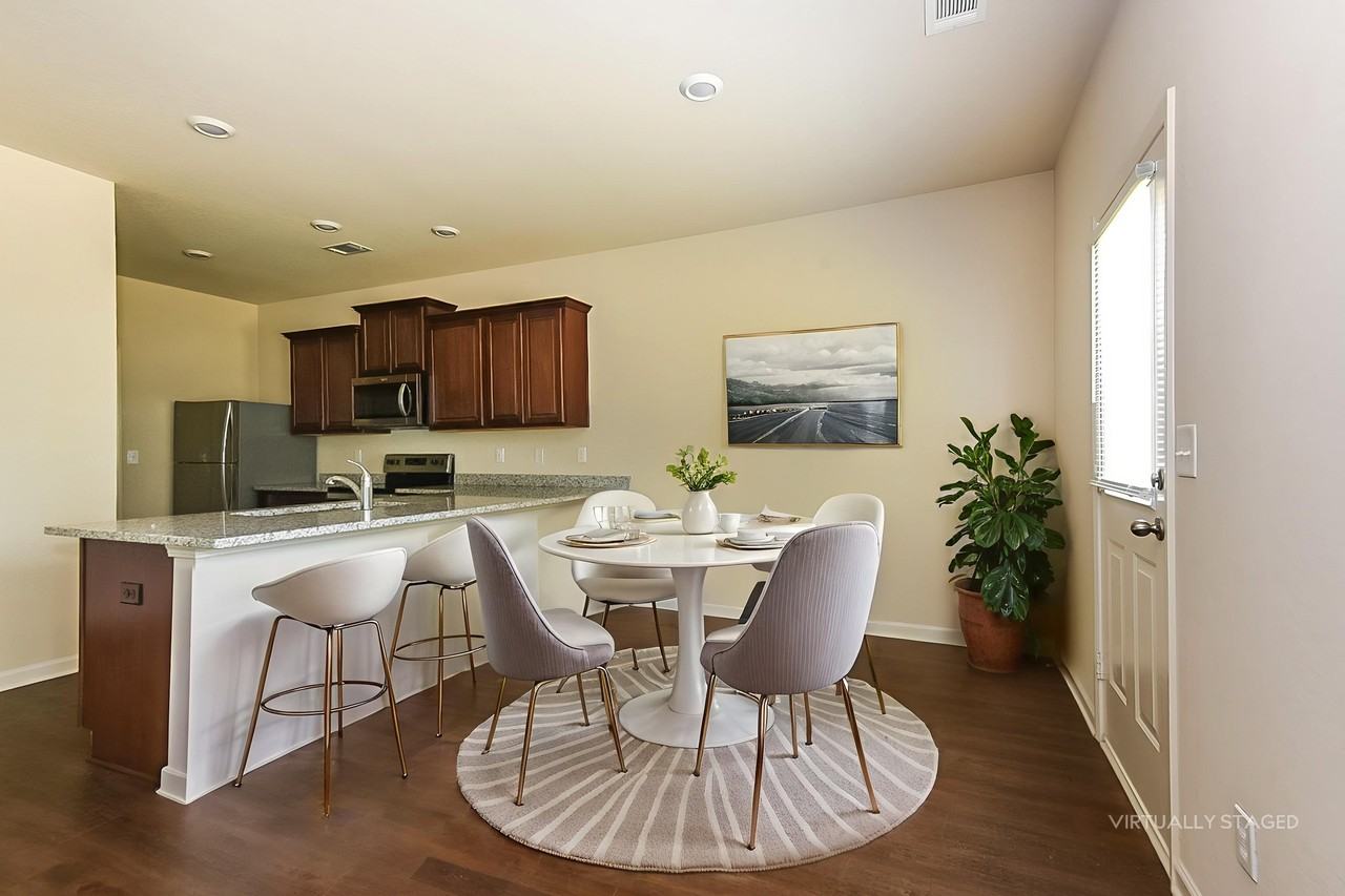 154 154 Innis Brook Cir - Photo 3 of 27