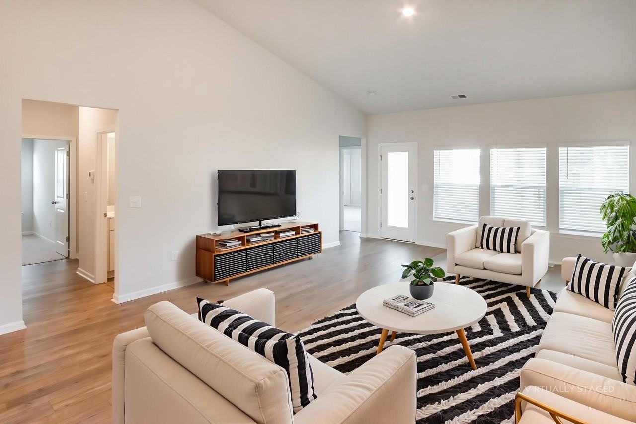 212 212 Craigflower Ct - Photo 2 of 16