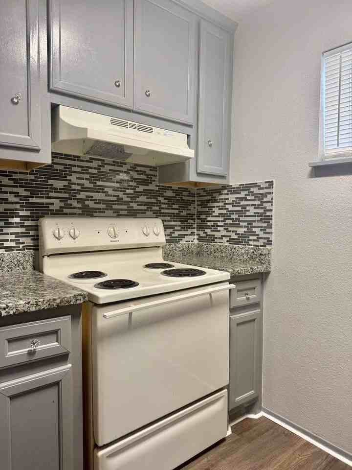 1005 Spooner St #9 - Photo 4 of 7