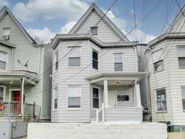 featured image of 209 N 4th St #1st