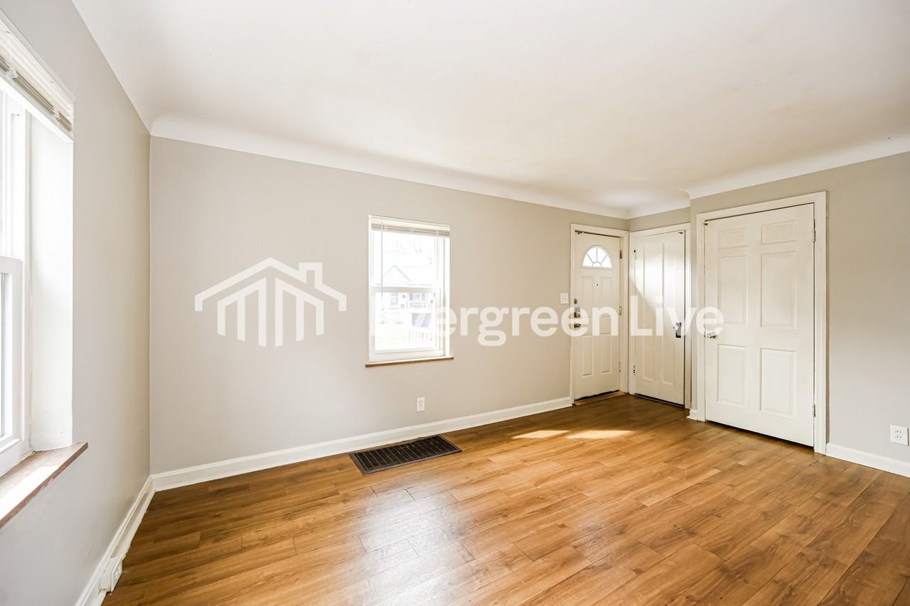 5232 Newfield Ave - Photo 4 of 15