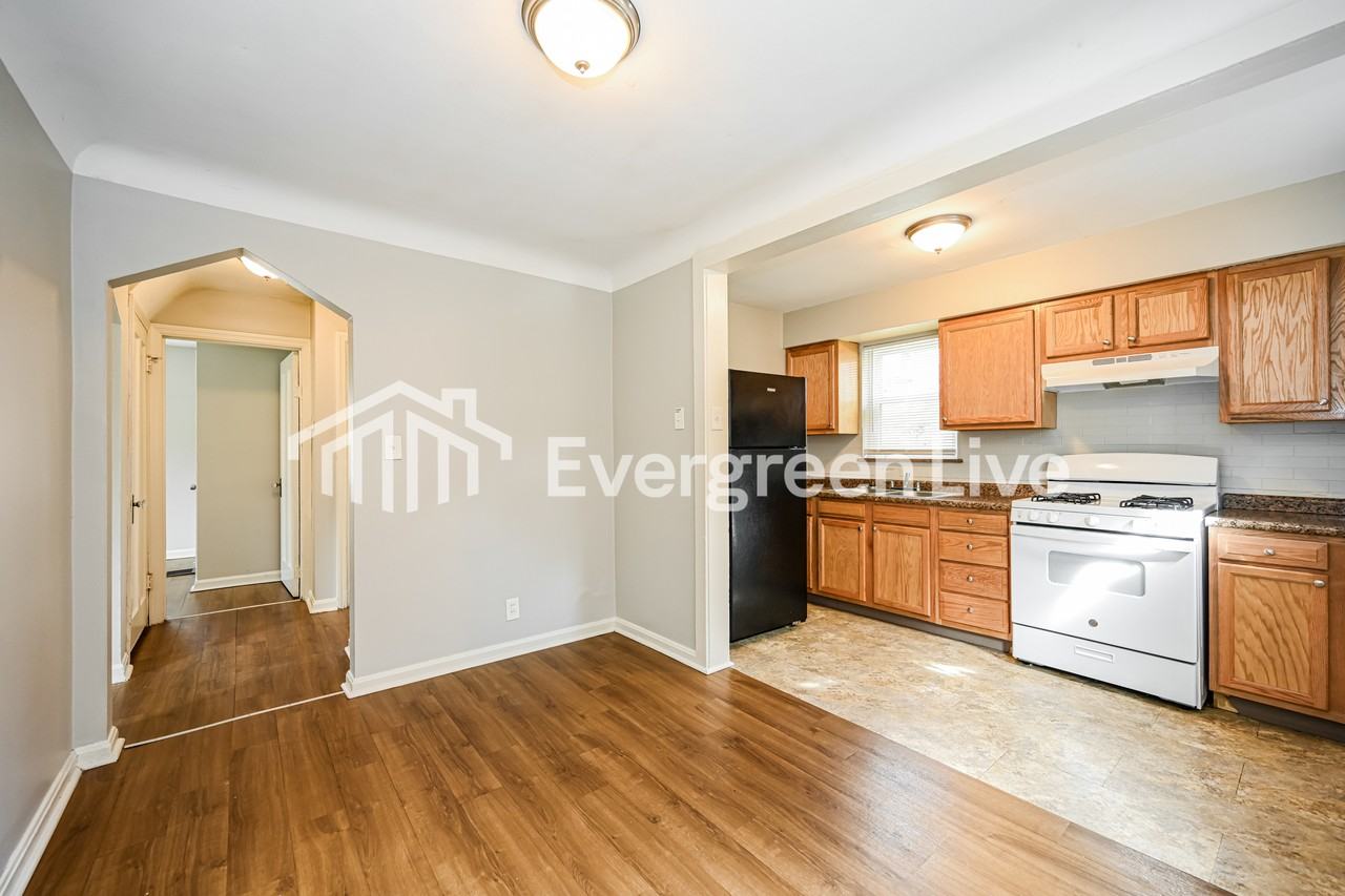 5232 Newfield Ave - Photo 7 of 15