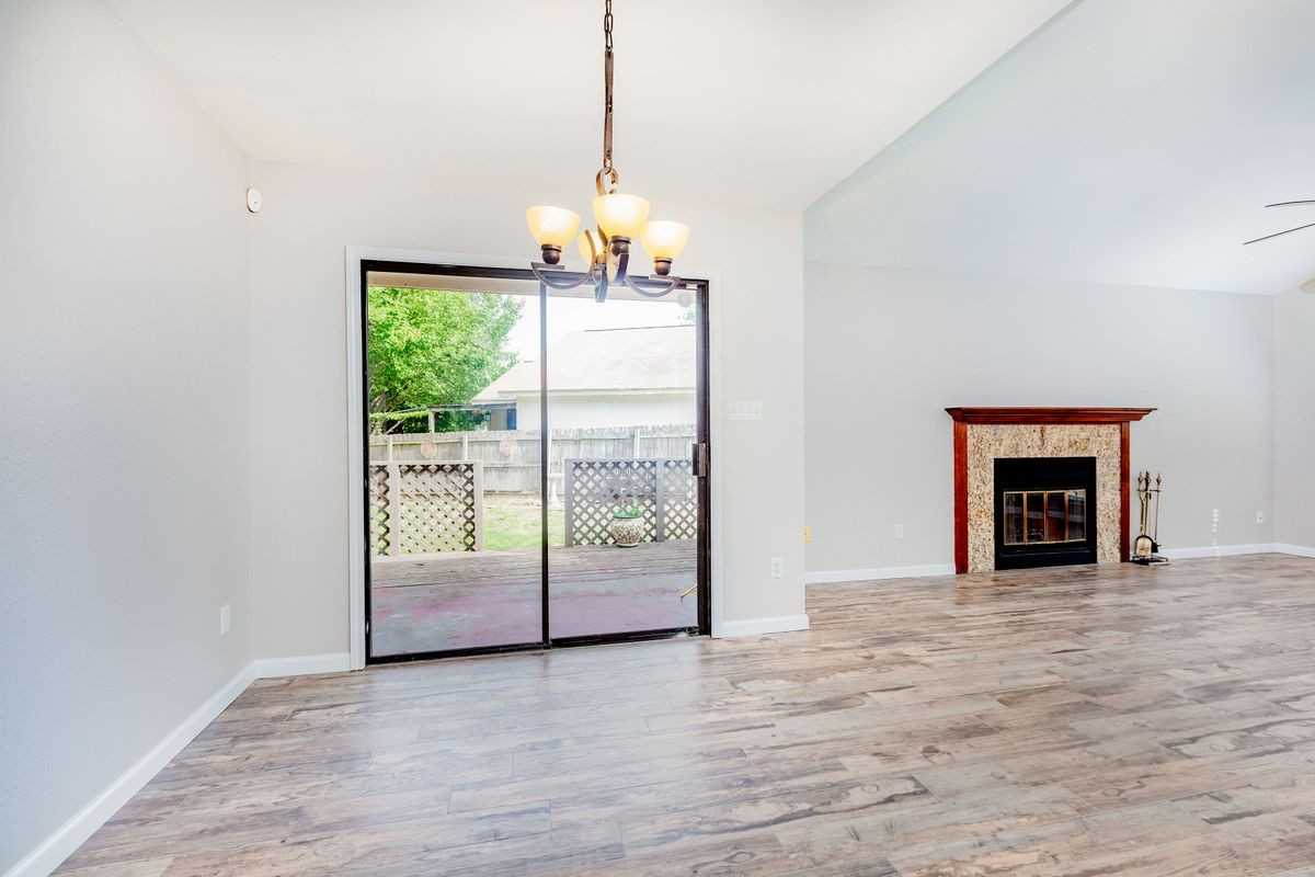 2322 Klattenhoff Dr - Photo 2 of 33