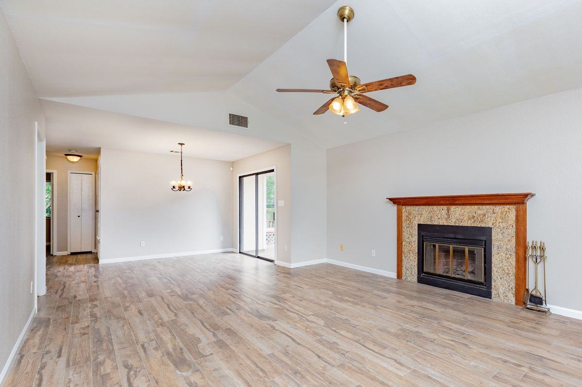 2322 Klattenhoff Dr - Photo 3 of 33