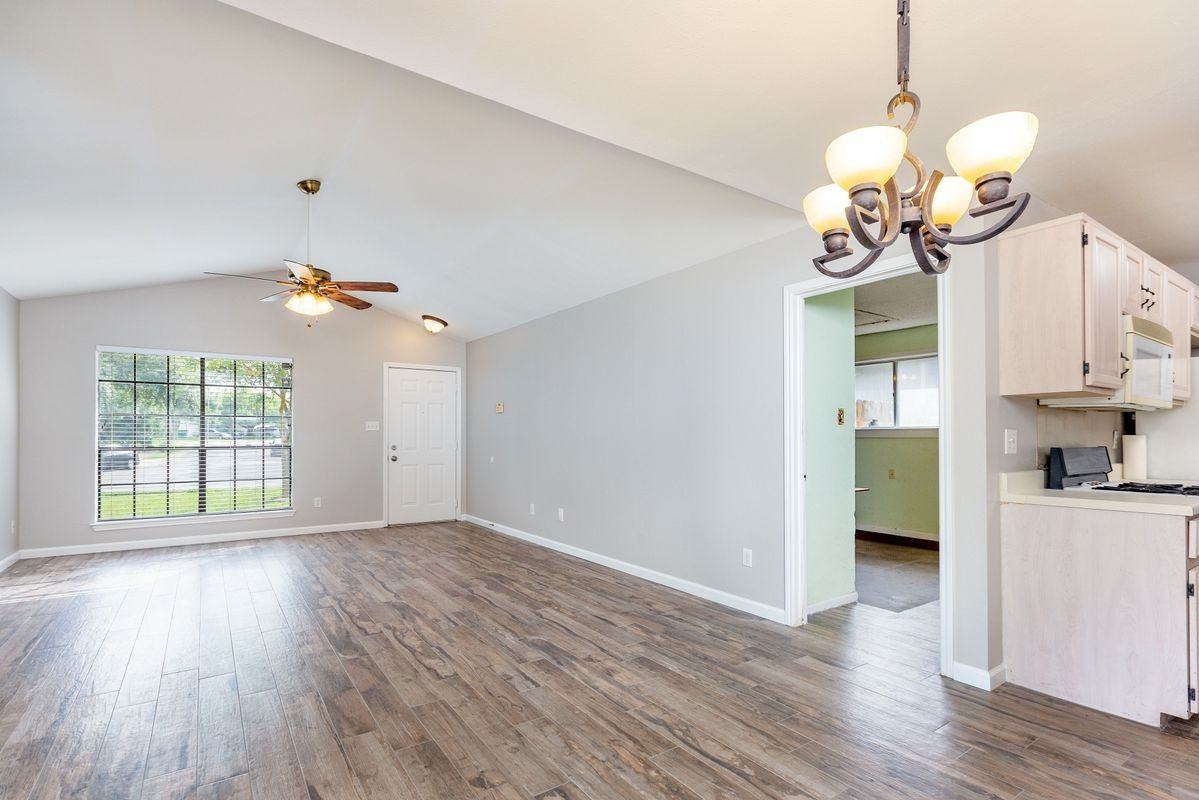 2322 Klattenhoff Dr - Photo 6 of 33