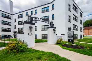 featured image of 104 & 104 Union Blvd