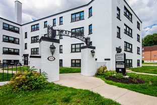 102 & 104 Union Boulevard - Photo 1 of 1