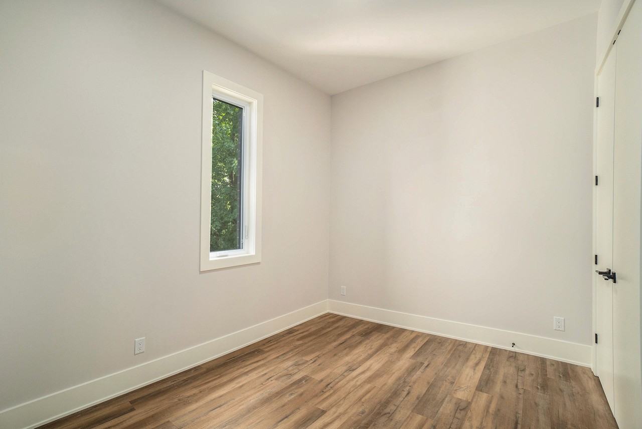 404 Eden Avenue - Photo 7 of 9