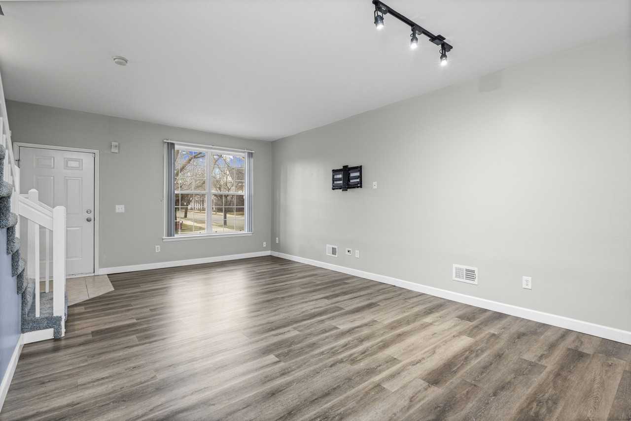 3848 Cherry Creek Lane - Photo 7 of 11