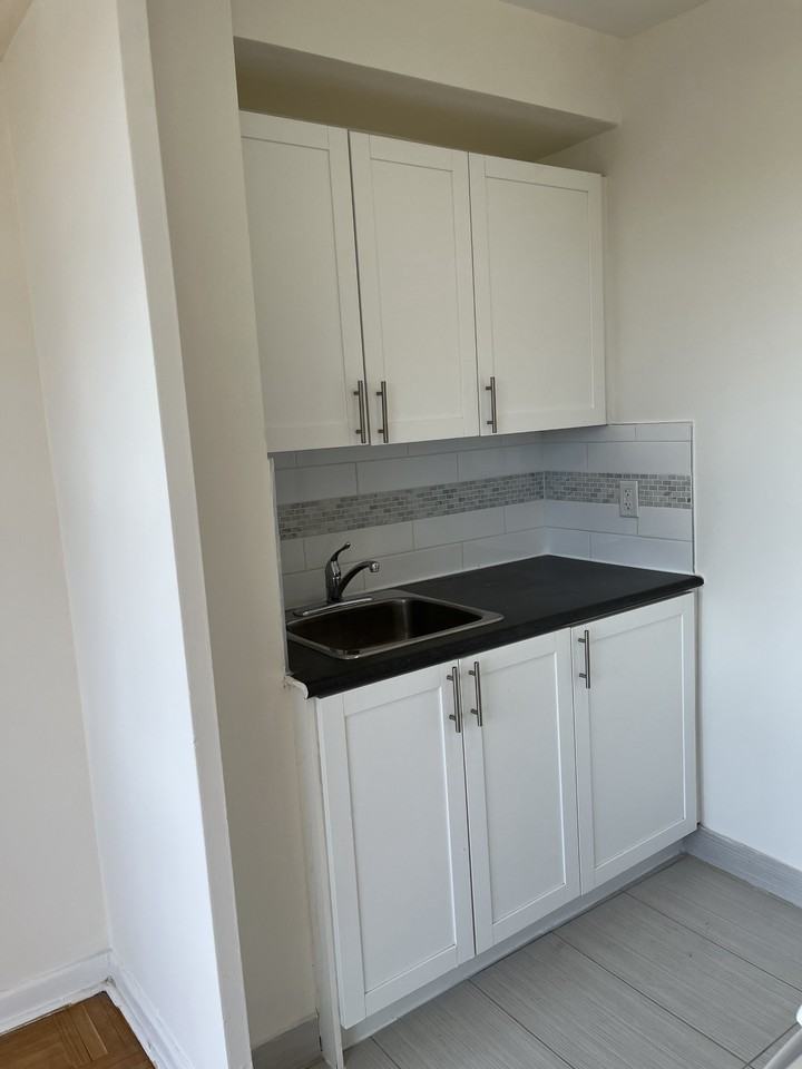 21 Tichester Road Toronto - Photo 5 of 20
