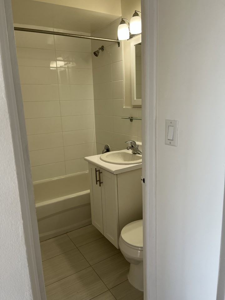 21 Tichester Road Toronto - Photo 7 of 20