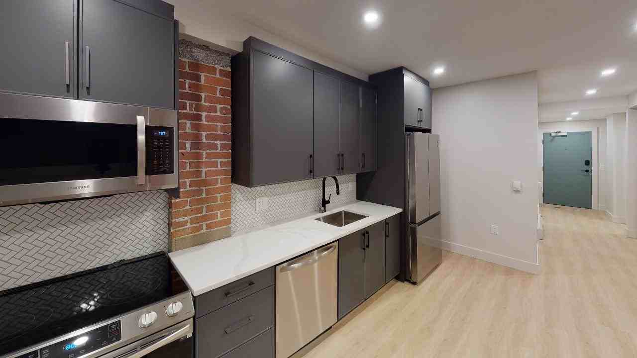 1029 South Park Street - Photo 2 of 20