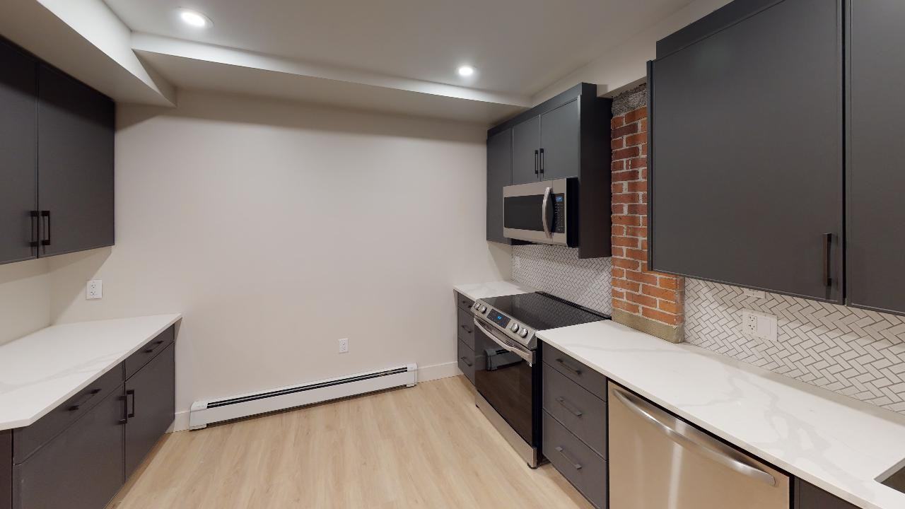 1029 South Park Street - Photo 4 of 20
