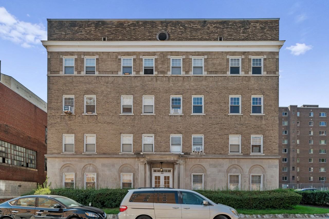 King Edward Annex Apartments - Photo 2 of 40