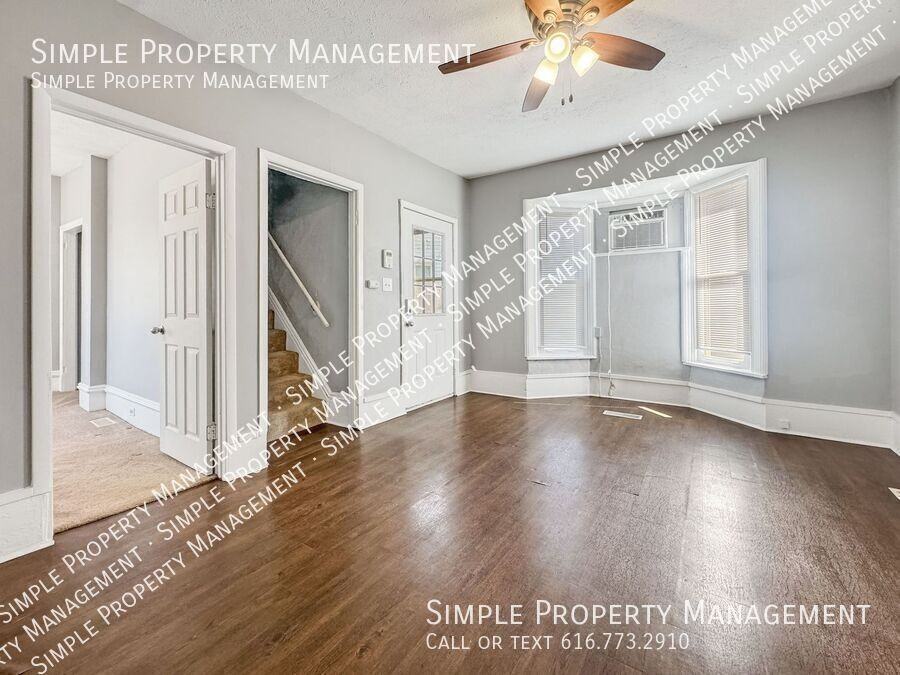 156 Carrier St Ne - Photo 3 of 22