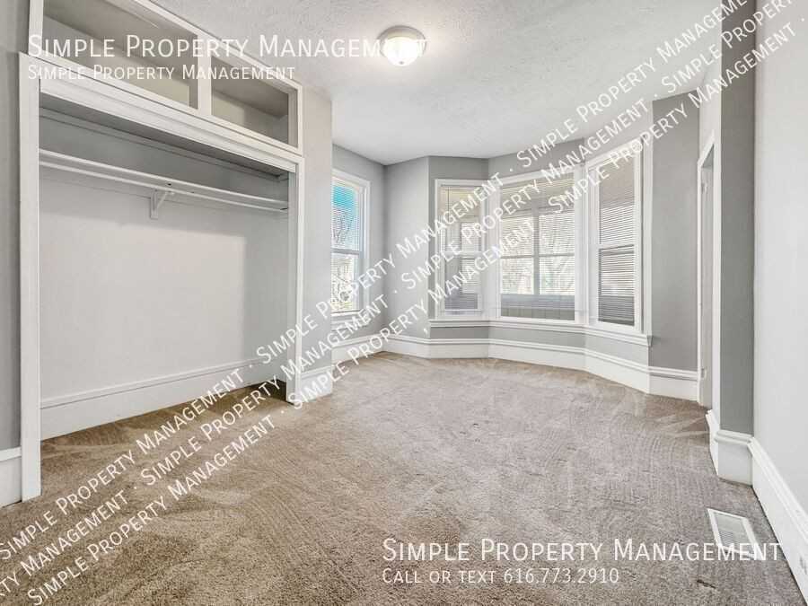 156 Carrier St Ne - Photo 4 of 22