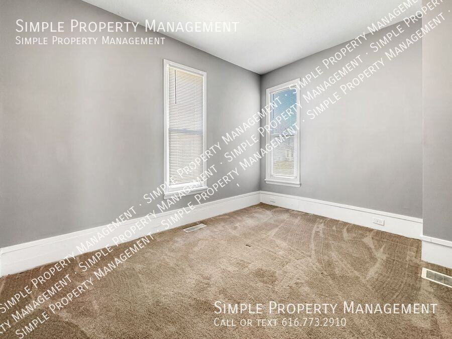 156 Carrier St Ne - Photo 6 of 22