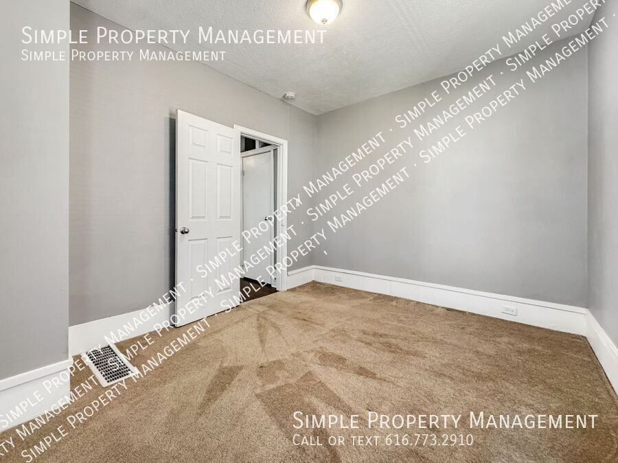 156 Carrier St Ne - Photo 7 of 22