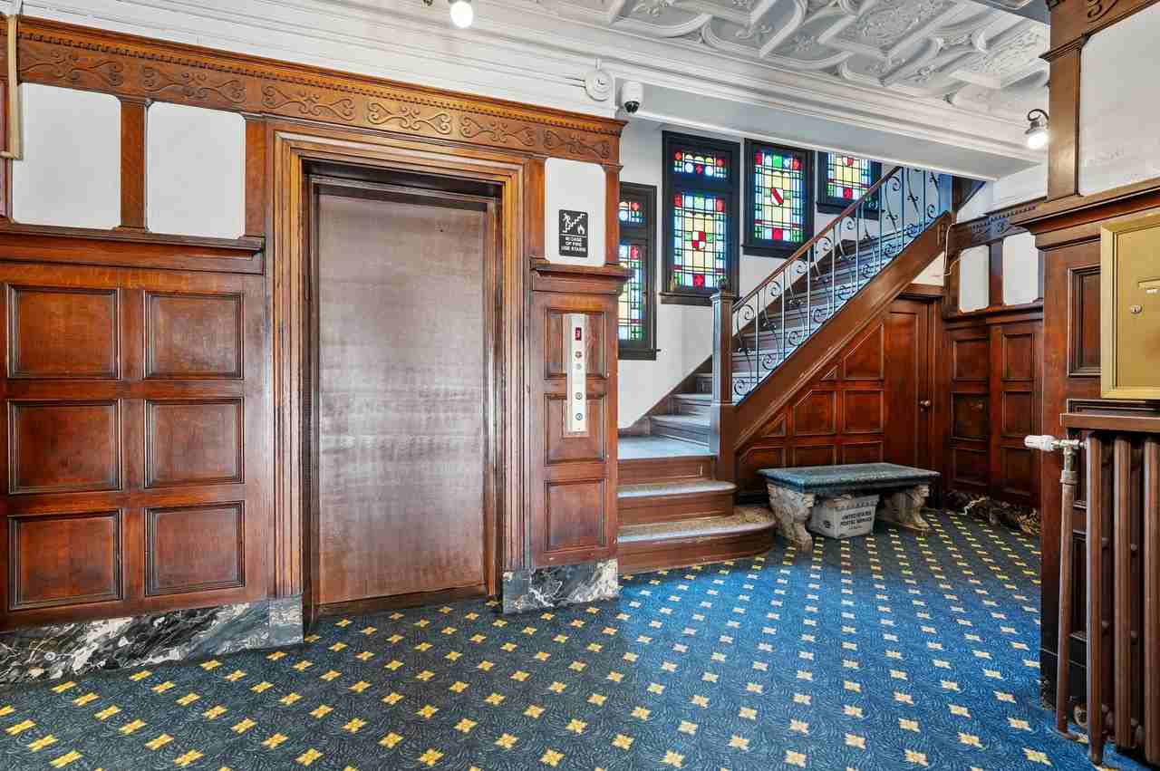 Bayard Manor Apartments - Photo 4 of 18