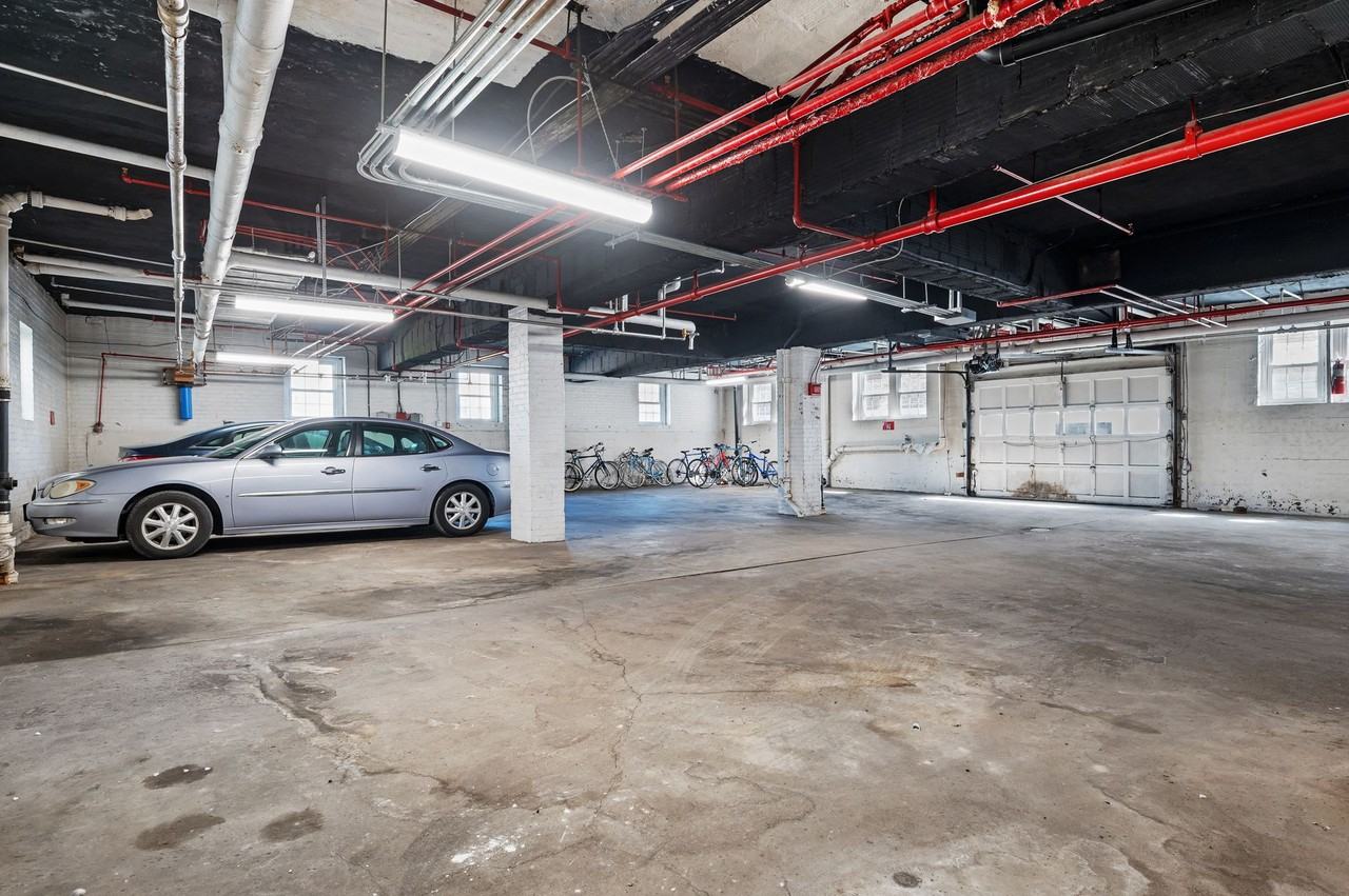 Bayard Manor Apartments - Photo 6 of 18