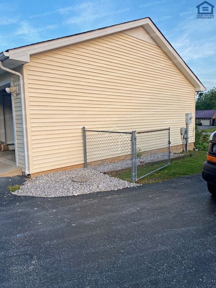 3547 Southmeade Dr - Photo 4 of 18