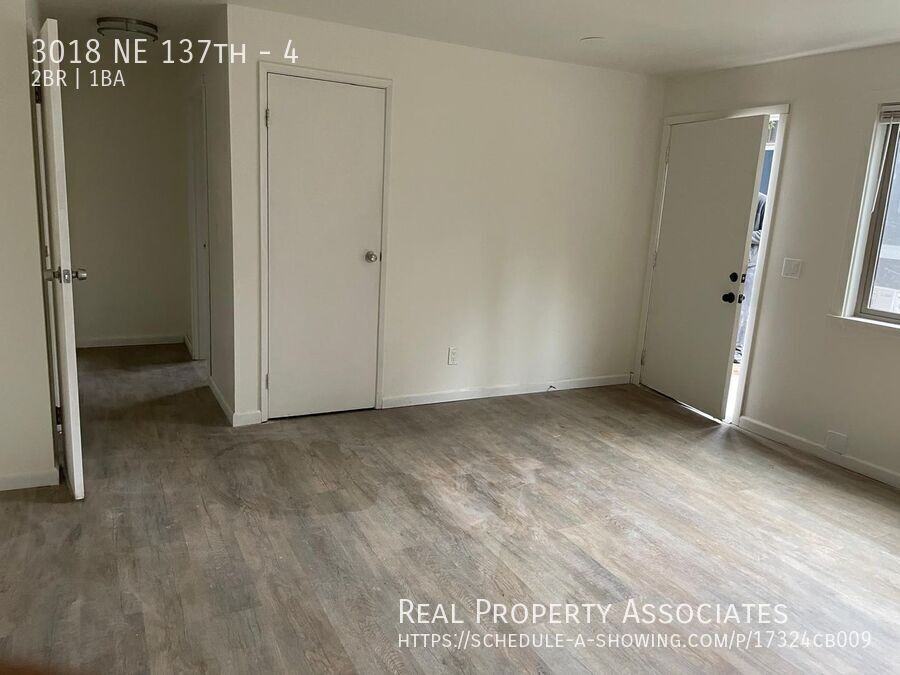 3018 Ne 137th St #4 - Photo 6 of 16