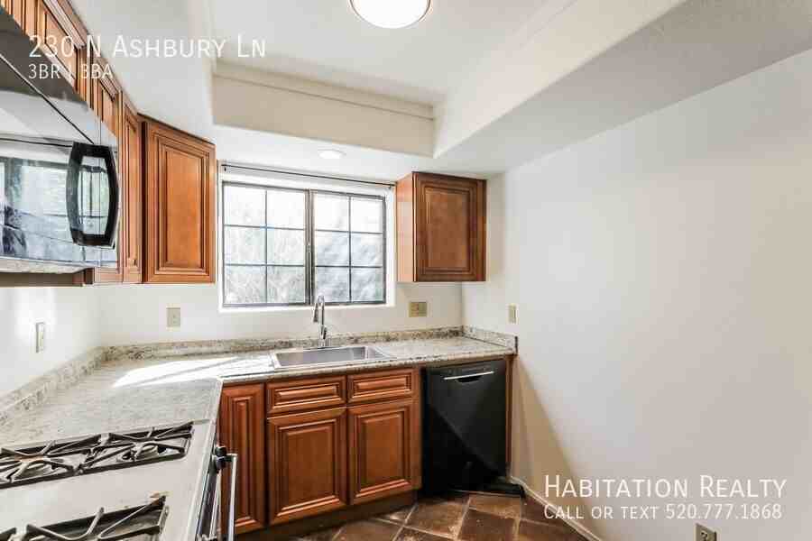 230 N Ashbury Ln - Photo 3 of 17