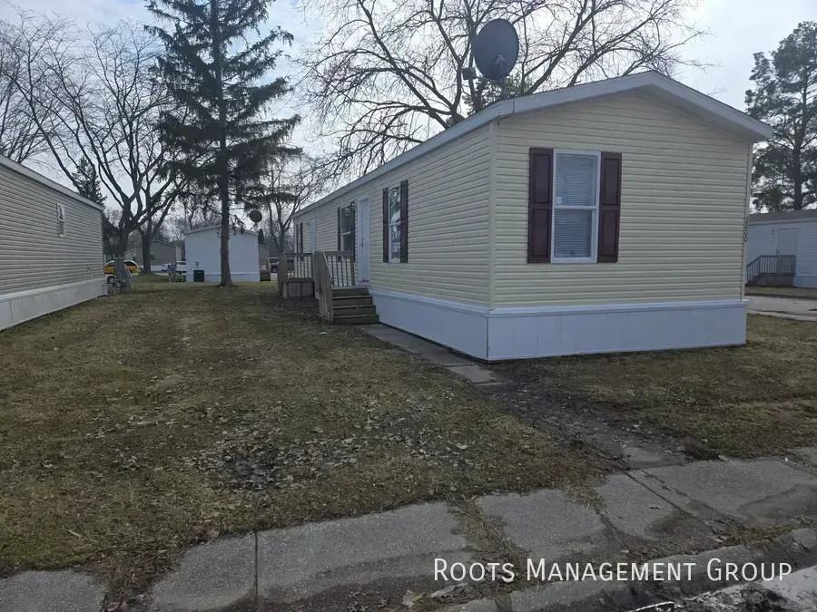 2800 Apollo Dr - Photo 2 of 16