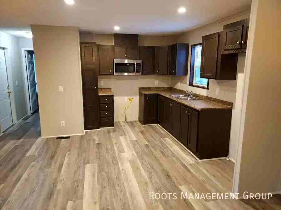 2800 Apollo Dr - Photo 3 of 16