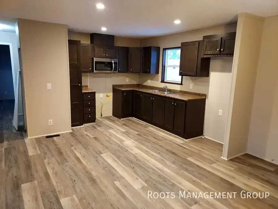 2800 Apollo Dr - Photo 4 of 16