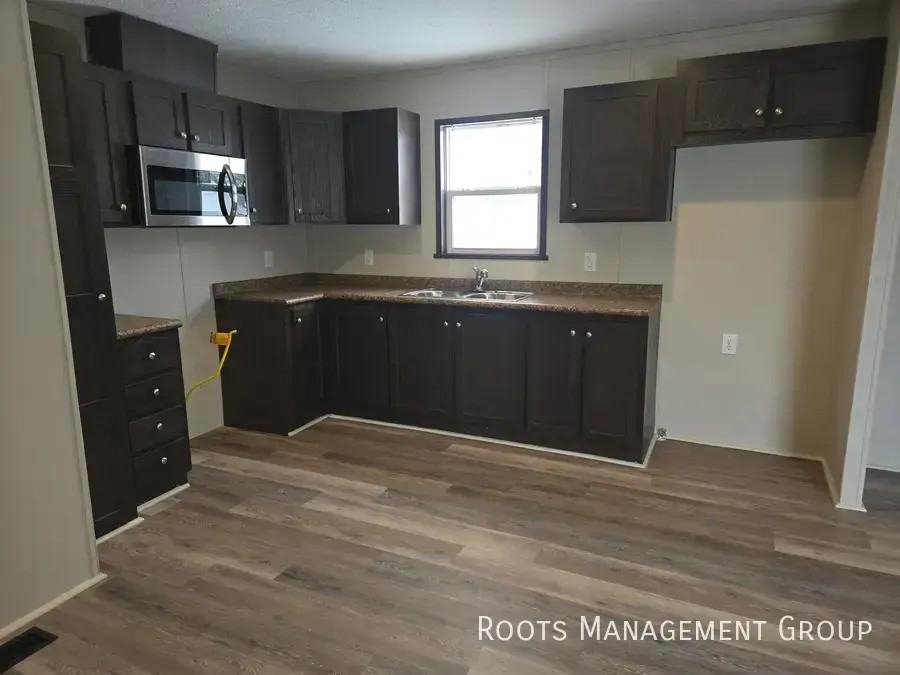 2800 Apollo Dr - Photo 5 of 16