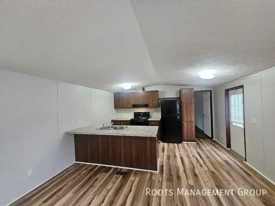 9 Mark Dr #9 - Photo 3 of 14