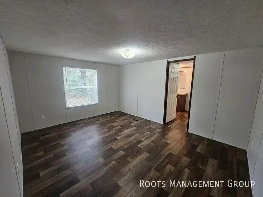 9 Mark Dr #9 - Photo 4 of 14