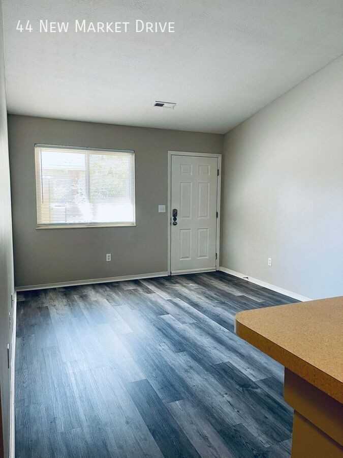 44 New Market Dr - Photo 3 of 19