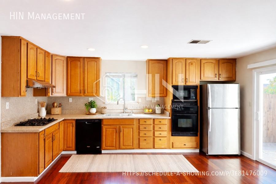 5625 Tilden Pl - Photo 6 of 8