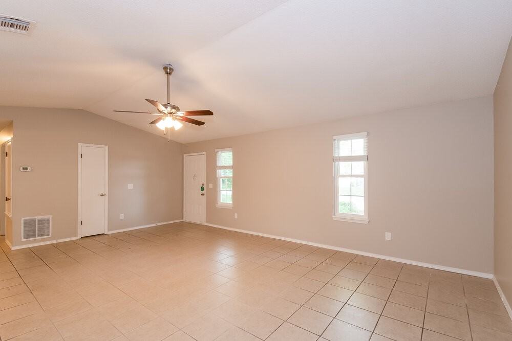 10757 Spurs Ct - Photo 6 of 16
