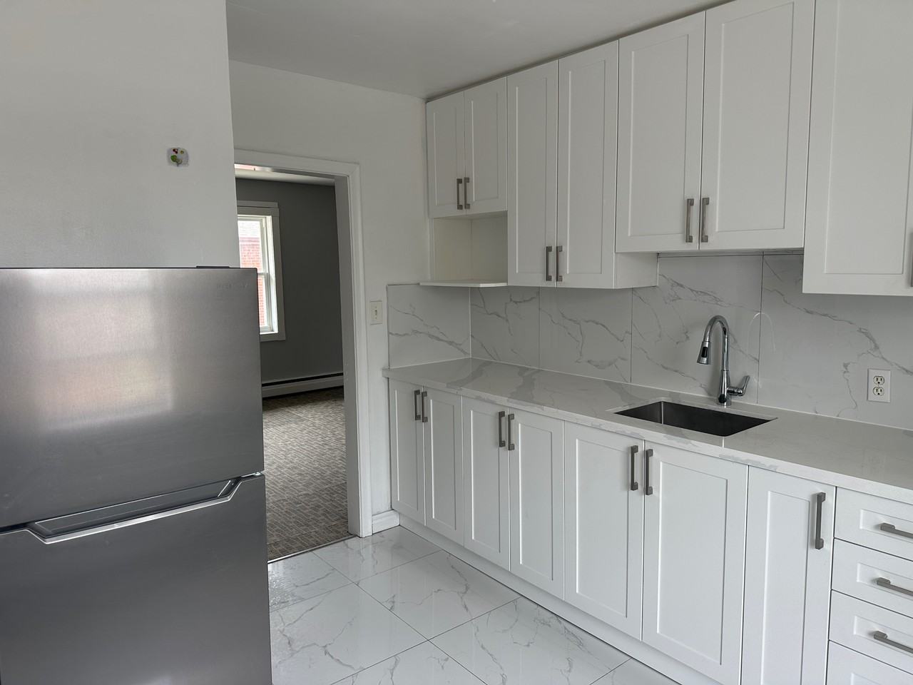 119 Rossland Rd E #4 - Photo 3 of 15