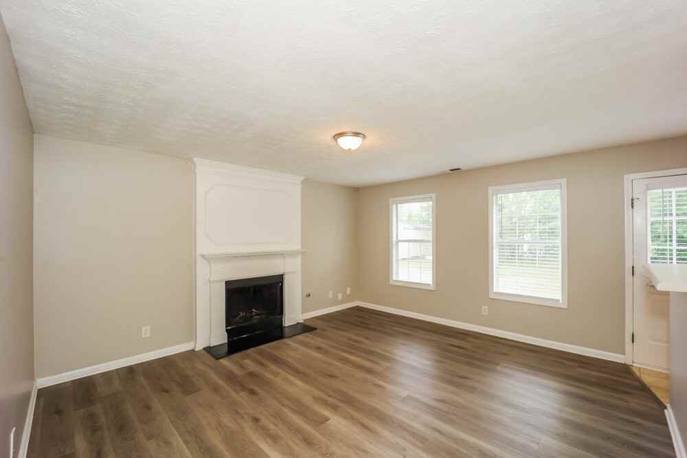 2141 Silva Ct - Photo 5 of 17