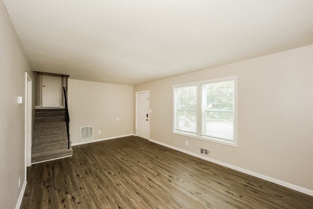 5234 Norman Blvd - Photo 6 of 18