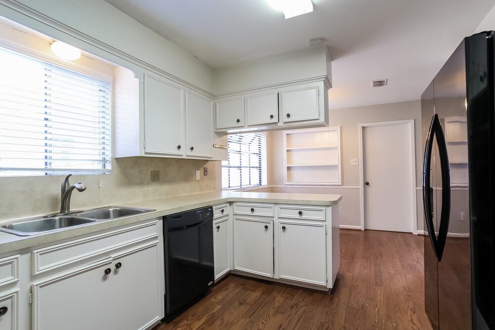 15515 Banff St - Photo 7 of 16