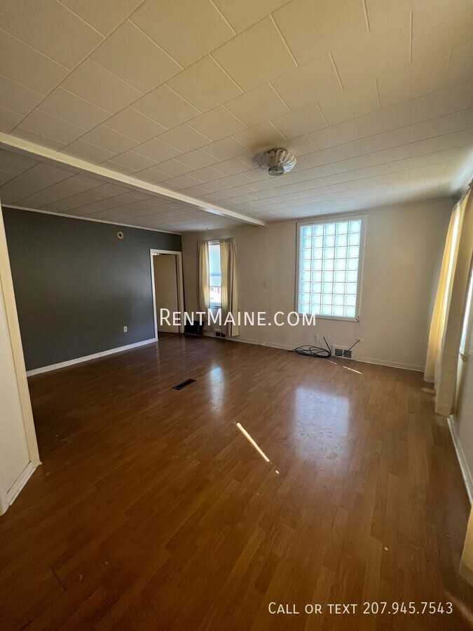 142 Pine St #2 - Photo 3 of 7