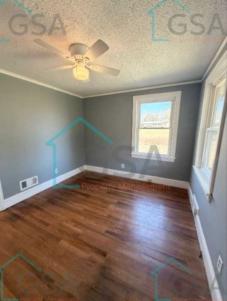 Crown Properties, LLC - Photo 6 of 41