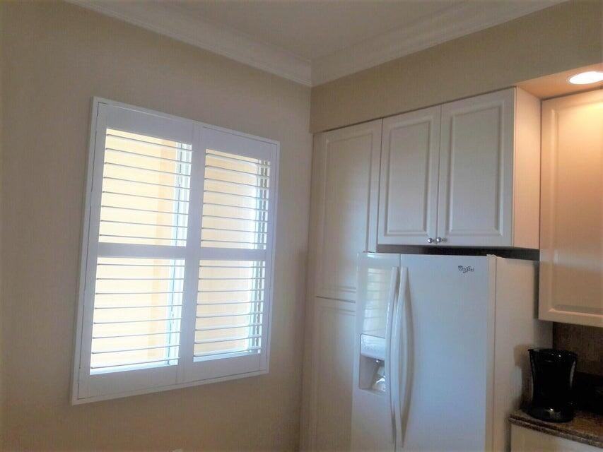 4 Harbour Isle Dr E #4PH4 - Photo 4 of 27