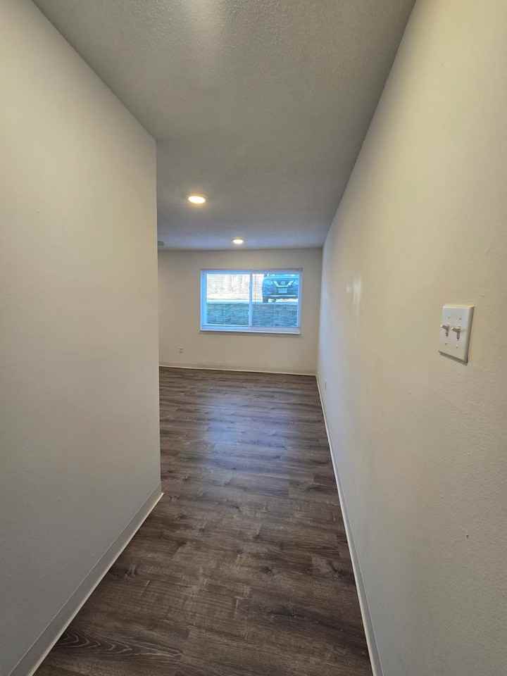 Bent Oak Apartments - Photo 4 of 23