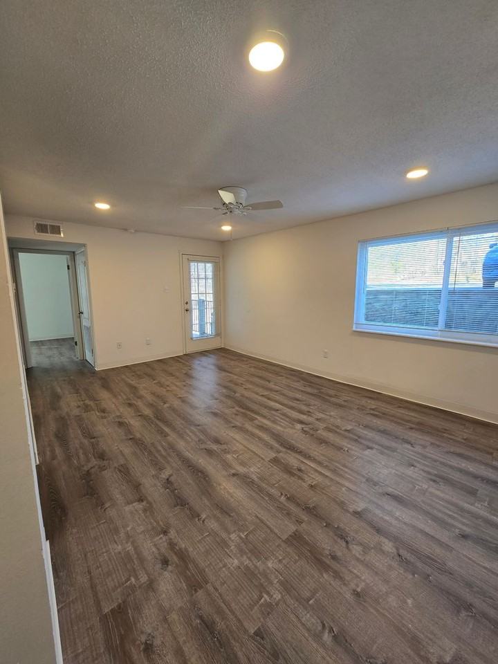 Bent Oak Apartments - Photo 5 of 23